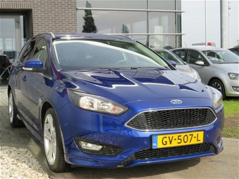 Ford Focus Wagon - 1.5 TDCI Titanium Edition ST-Line Style pack 18 inch Navi Clima Cruise PDC - 1