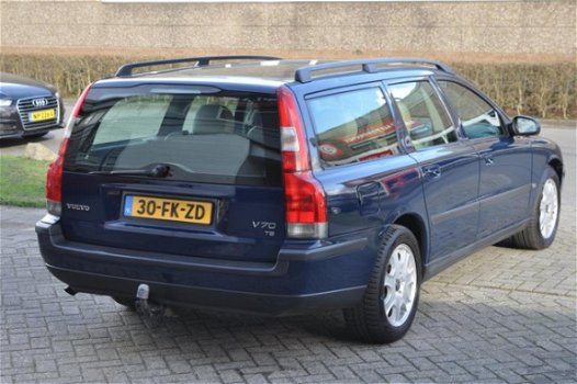 Volvo V70 - 2.3 T-5 Comfort Line AUTOMAAT AIRCO/LEDER/CRUISE NETTE YOUNGTIMER - 1