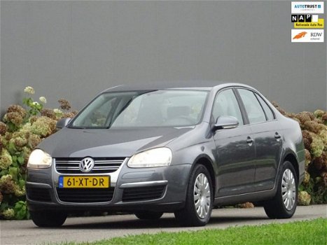 Volkswagen Jetta - 1.6 FSI 102Pk Comfortline _@ NL-Auto Dealer-Oh - 1