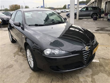 Alfa Romeo 147 - 1.9 JTD Distinctive - 1