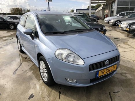 Fiat Punto - 1.4 16v Dynamic - 1