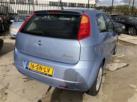 Fiat Punto - 1.4 16v Dynamic - 1