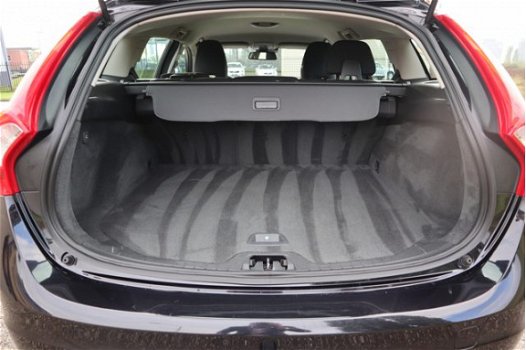 Volvo V60 - T3 Powershift Kinetic | Business Pack Pro | Trekhaak vast | Dealer onderhouden - 1