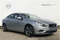 Volvo S60 - T3 150PK Automaat R-Design / Business pack / Navigatie / PDC / 1