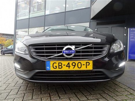 Volvo V60 - D2 Kinetic Business Pack Pro - 1