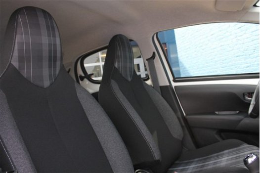 Peugeot 108 - 5drs 1.0 e-VTi Allure | Navigatie | ECC | Camera | Lichtmetaal - 1