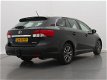 Toyota Avensis Wagon - 1.8 VVTi Business | Navigatie | Trekhaak - 1 - Thumbnail