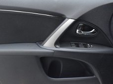 Toyota Avensis Wagon - 1.8 VVTi Business | Navigatie | Trekhaak