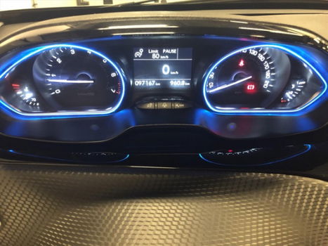 Peugeot 2008 - P.Tech 82pk Allure CLIMA-NAVI - 1