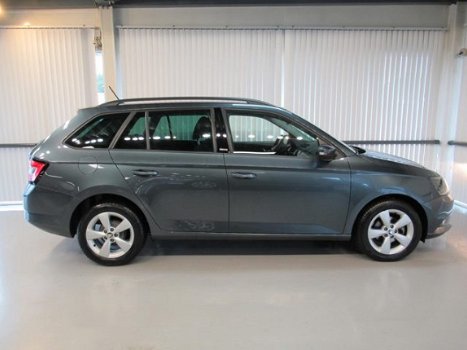 Skoda Fabia Combi - 1.2 TSI JOY 15'' Frontassist/PDC/Clima/Cruise/Bluetooth/Stoelverwarming - 1