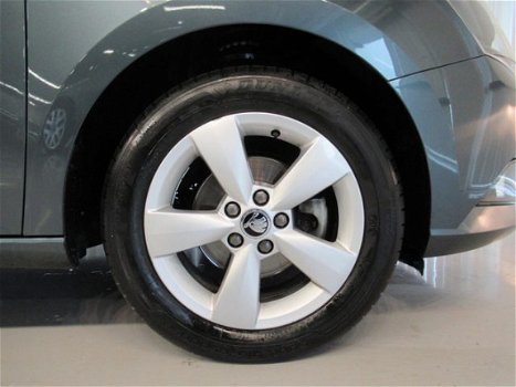 Skoda Fabia Combi - 1.2 TSI JOY 15'' Frontassist/PDC/Clima/Cruise/Bluetooth/Stoelverwarming - 1