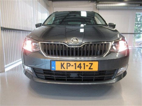 Skoda Fabia Combi - 1.2 TSI JOY 15'' Frontassist/PDC/Clima/Cruise/Bluetooth/Stoelverwarming - 1