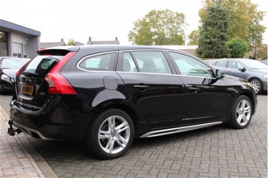 Volvo V60 - 2.4 D5 TWIN ENGINE LEASE EDITION - 1