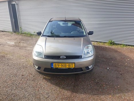 Ford Fiesta - 1.4-16V Ghia 5 Deurs - 1