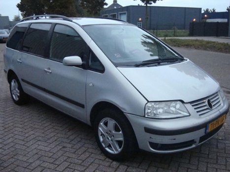 Volkswagen Sharan - 1.8 Turbo Sportline Bj 7-2004 7 Persoons - 1