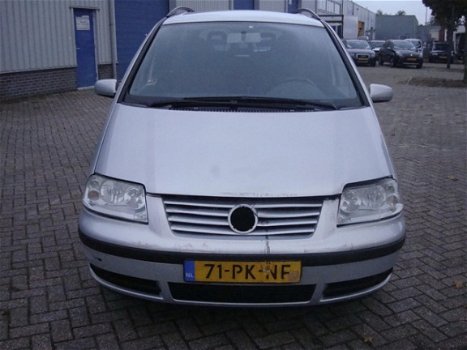 Volkswagen Sharan - 1.8 Turbo Sportline Bj 7-2004 7 Persoons - 1