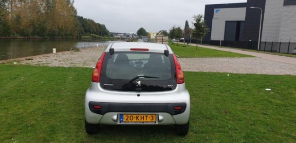 Peugeot 107 - 1.0-12V Sublime Lage km stand airco cv op afs elekramen stuurbkr - 1