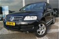 Volkswagen Touareg - 2.5 TDI VAN GRIJS KENTEKEN >>NIEUWE MOTOR<< + LEER + NAVI + KLIMA - 1 - Thumbnail