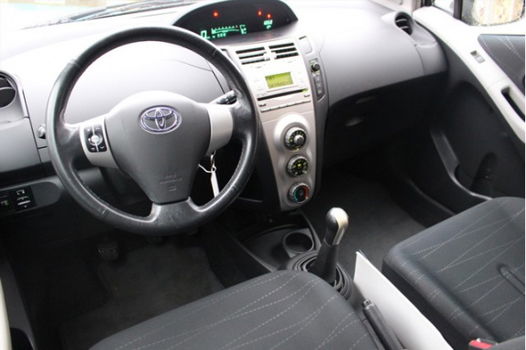 Toyota Yaris - 1.3 5-DRS AIRCO RADIO/CD - 1