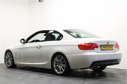 BMW 3-serie Coupé - 320i 163PK M-sport NL-auto | Navi | Bi-Xenon | M-pakket - 1