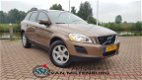 Volvo XC60 - 2.0 D3 FWD Momentum Navigatie / Parkeersensoren / Trekhaak - 1 - Thumbnail