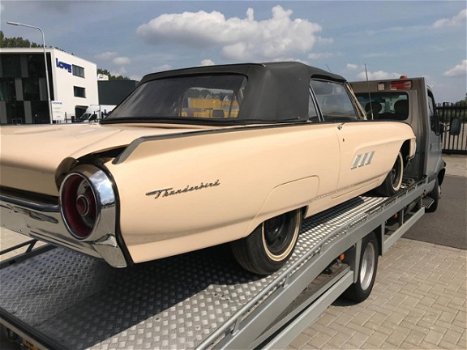 Ford Thunderbird - V8 6.3 Liter 345 PK - 1