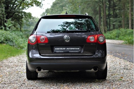 Volkswagen Passat Variant - 3.2 V6 Highline Individual 4-Motion SCHUIFDAK | LEDER | DSG | - 1