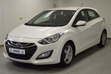 Hyundai i30 - 1.6 GDI i-Vision [Trekhaak + Stoelverwarming]