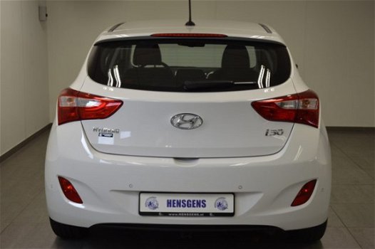 Hyundai i30 - 1.6 GDI i-Vision [Trekhaak + Stoelverwarming] - 1