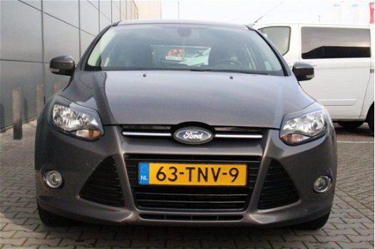 Ford Focus - 1.6 TI-VCT Titanium | Trekhaak | Navigatie | Climate control | Voorruitverwarming | Cru - 1