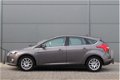 Ford Focus - 1.6 TI-VCT Titanium | Trekhaak | Navigatie | Climate control | Voorruitverwarming | Cru - 1 - Thumbnail