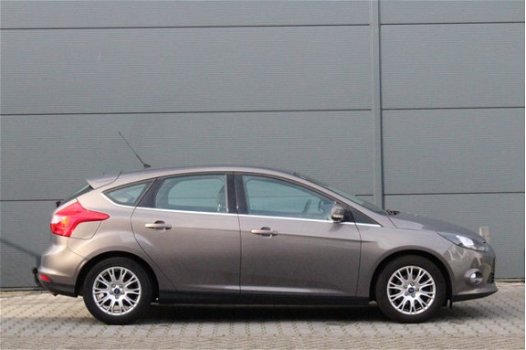 Ford Focus - 1.6 TI-VCT Titanium | Trekhaak | Navigatie | Climate control | Voorruitverwarming | Cru - 1