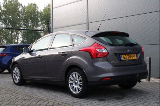 Ford Focus - 1.6 TI-VCT Titanium | Trekhaak | Navigatie | Climate control | Voorruitverwarming | Cru - 1