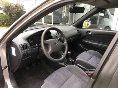 Toyota Corolla - 1.6 VVT-i Terra Airco - 1