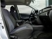 Mitsubishi Outlander - 2.0 4WD Comfort *Airco*Trekhaak - 1 - Thumbnail