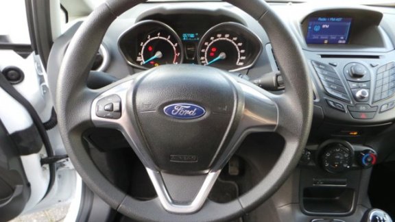 Ford Fiesta - 1.0 Style Incl. 5inch kleuren navigatiescherm en reservewiel - 1