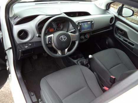 Toyota Yaris - 1.0 VVT-i Aspiration 2016, Navigatie, electr. ramen, Airco, Centrale vergrendeling me - 1