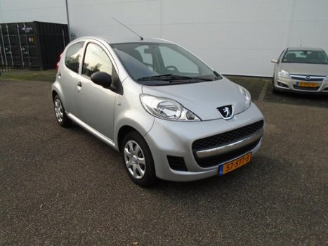 Peugeot 107 - 1.0-12V XR Boekjes Airco N.A.P - 1