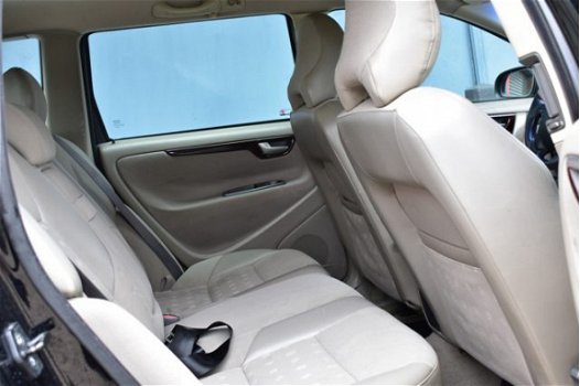 Volvo V70 - 2.4 Comfort Line | Airco | Trekhaak | - 1