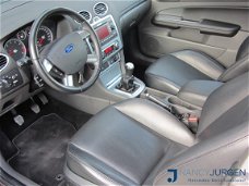 Ford Focus Coupé-Cabriolet - Titanium Airco Leder Navi Stoelverwarming 1.6-16V Parkeersensor Windsch