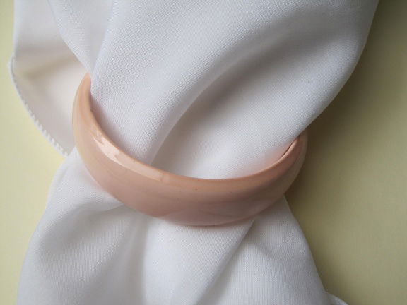 Armband roze gelakt hout 6.8 cm - nr. 1