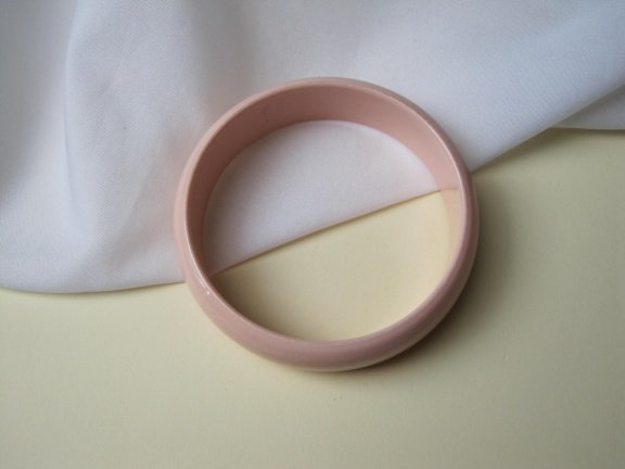 Armband roze gelakt hout 6.8 cm - Afbeelding 4