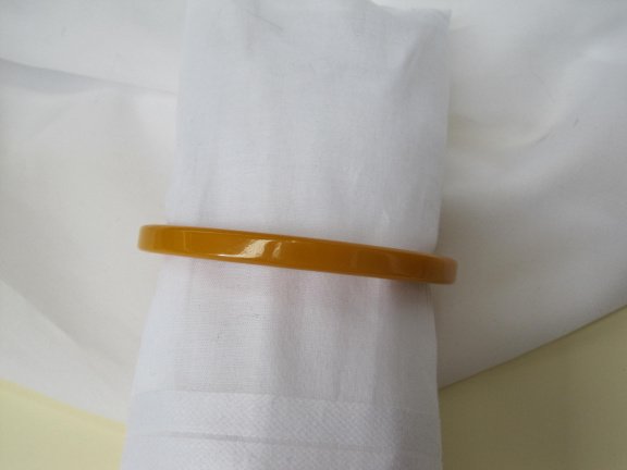 Armband kunststof oranje mosterd kleurig 6.3 cm - Afbeelding 4
