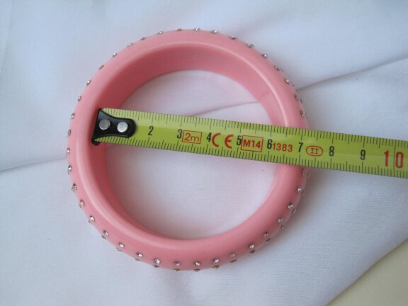 Armband roze kunststof vol heldere en aurora rijnsteentjes 6.5 cm - Afbeelding 2
