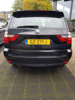 BMW X3 - 2.0i Business Line - 1