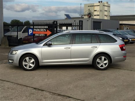 Skoda Octavia Combi - 1.6 TDI Greenline Businessline, 6-BAK, AIRCO(CLIMA), CRUISE CONTROL, GROOT NAV - 1