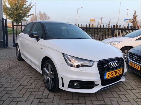 Audi A1 Sportback - 1.6 TDI Admired AIRCO / CRUISE / NAVI / TREKHAAK - 1