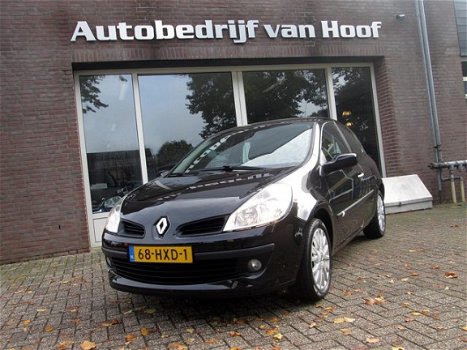 Renault Clio - 1.2 TCE Collection / airco / cruise control / 16 inch lichtmetaal / aux / electr rame - 1