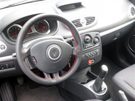 Renault Clio - 1.2 TCE Collection / airco / cruise control / 16 inch lichtmetaal / aux / electr rame - 1