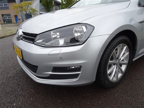 Volkswagen Golf - 1.2 TSI Lounge / Panoramadak / Cruise / Navi / PDC - 1